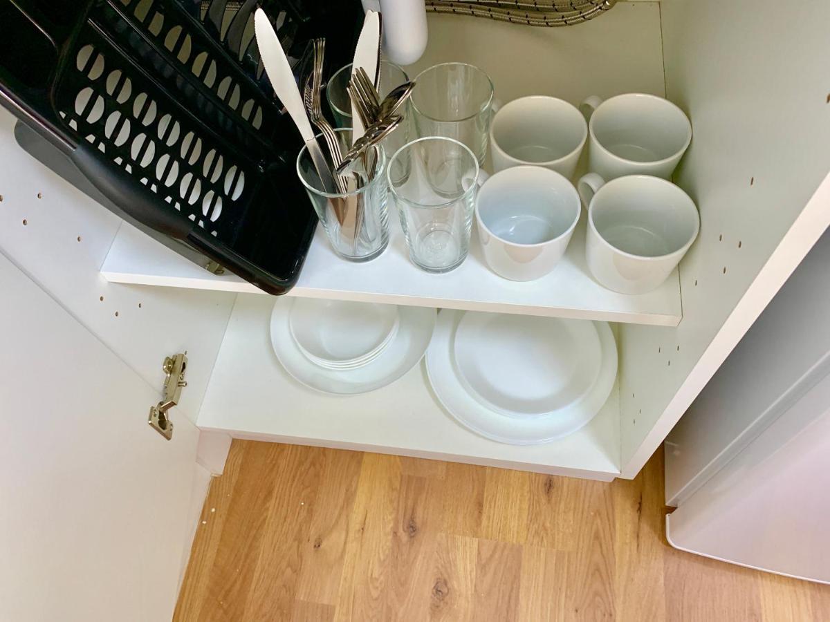 Appartement Apartments, Private Bathroom, Kitchenette, Parking, Np4 Londen